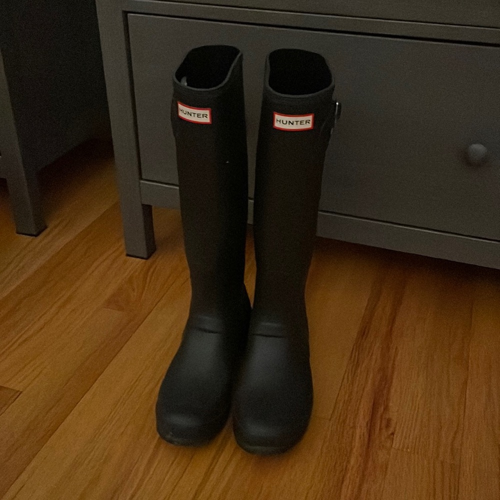 Hunter tall rain boots, US 10, EU 42